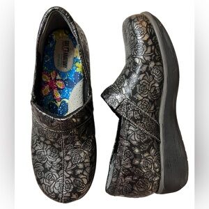 SoftWalk Grey's‎ Anatomy Meredith Womens Black Metallic Leather Clogs Size 7